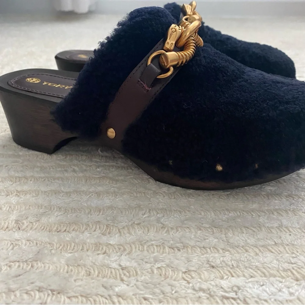 NWT Tory Burch Jessa Shearling Clogs perfect navy - Picture 8 of 14